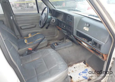 1996 Jeep Cherokee Se из США, поврежденный, VIN 1J4FT28S0TL249236